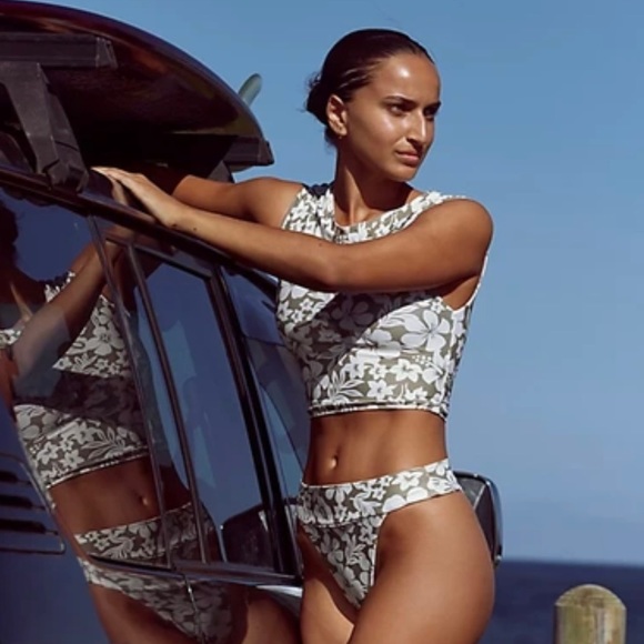 ACACIA Costa top in Huahine - Picture 5 of 8